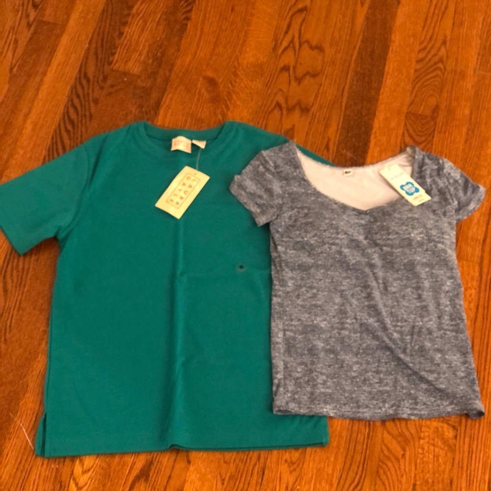 Uniqlo Bra Top Size XS + Laura Gale T-shirt Size S